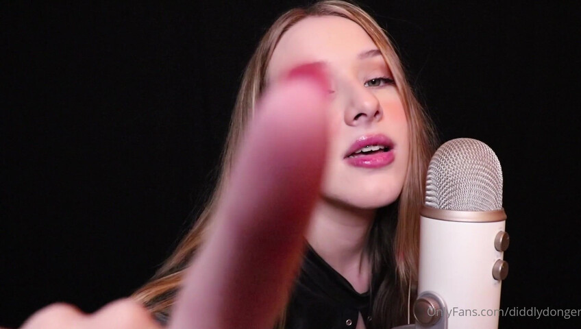 Diddly ASMR - 11 January 2021 - Ass Bending in Faux Leather