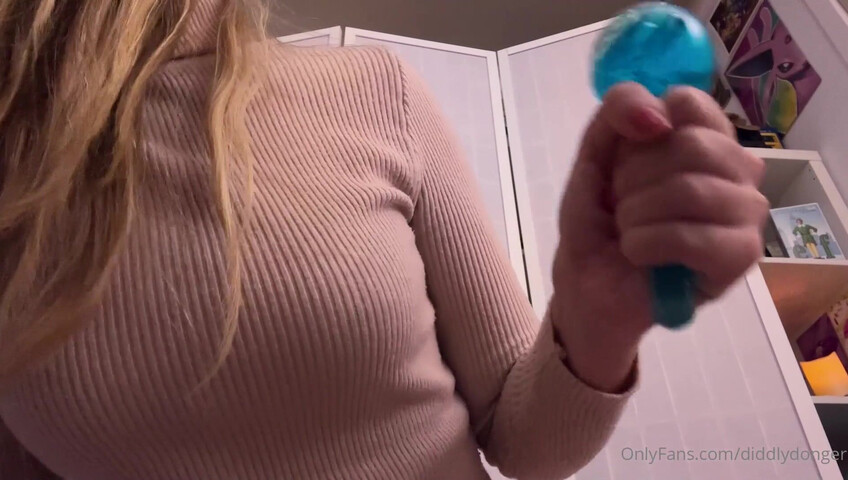 Diddly ASMR - Doing ASMR While I Ride You