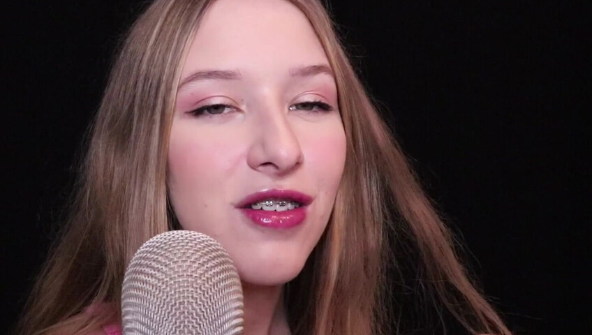 Diddly ASMR - Up close finger sucking ASMR