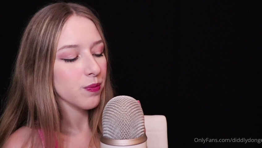 Diddly ASMR - Up close finger sucking ASMR