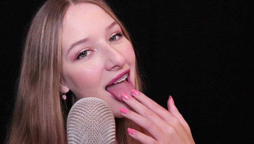 Diddly ASMR - Up close finger sucking ASMR