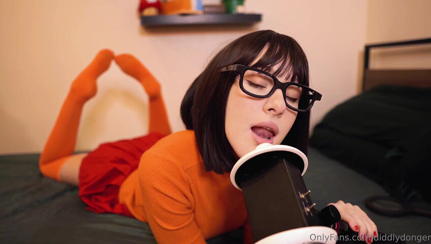 Diddly ASMR - Velma Eats Your Ears N Begs You To Cum