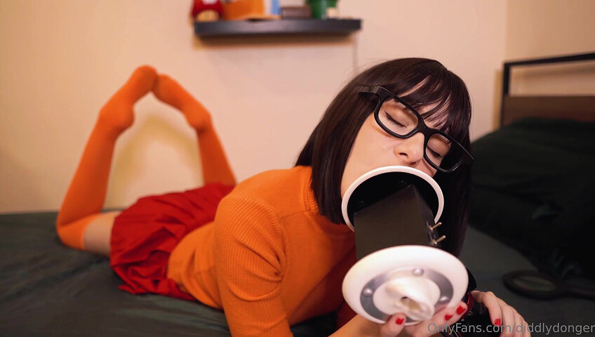 Diddly ASMR - Velma Eats Your Ears N Begs You To Cum