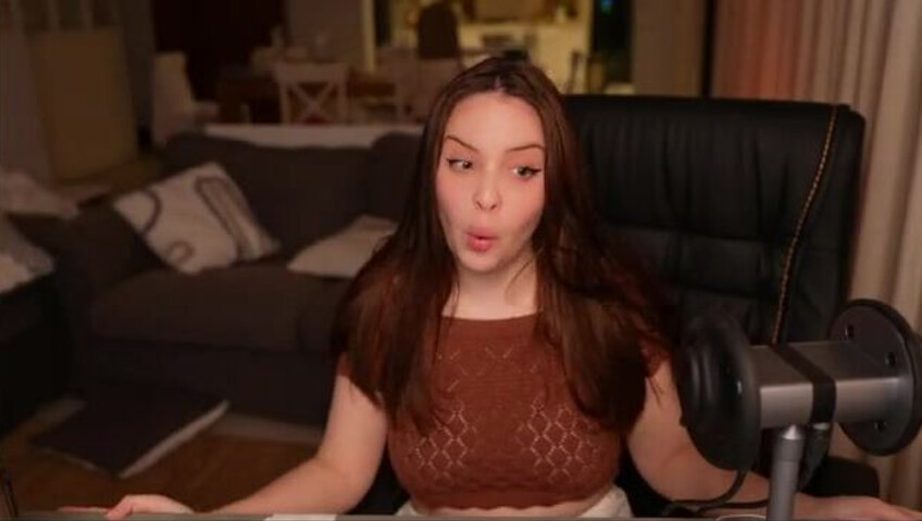 Moona ASMR - 7 December 2025 - Fansly Stream