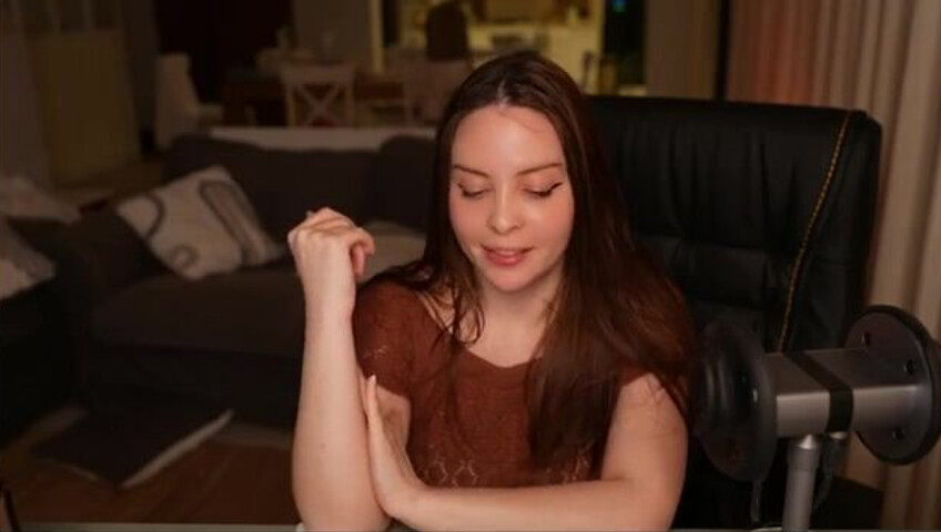 Moona ASMR - 7 December 2025 - Fansly Stream