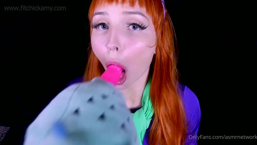 Amy, la ragazza in forma - ASMR Network - Dildo in cosplay