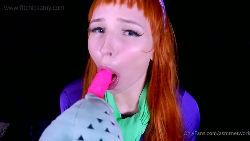 Amy, la ragazza in forma - ASMR Network - Dildo in cosplay
