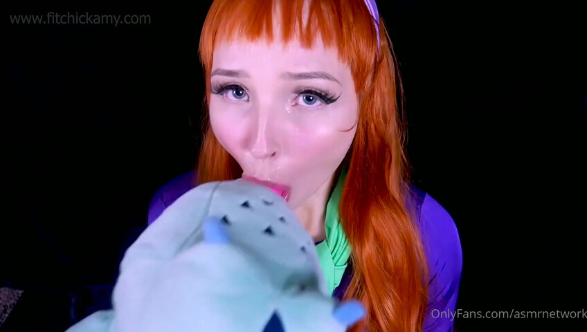 Amy, la ragazza in forma - ASMR Network - Dildo in cosplay