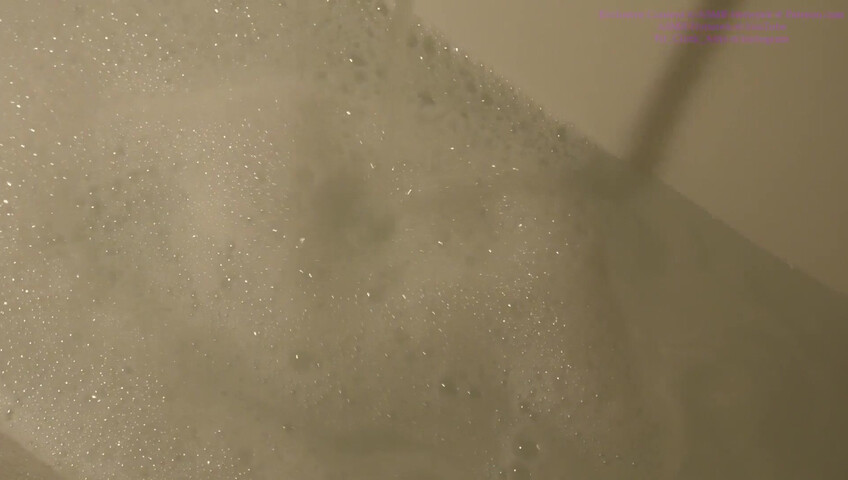 Fit Chick Amy - Bath Tub ASMR