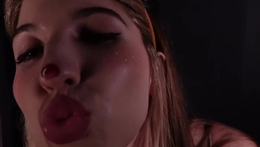 FrivolousFox ASMR - Rudolph’s Stuck in Your Screen