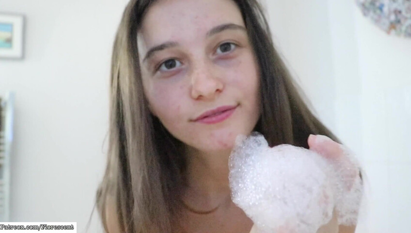 Florescent ASMR - Nude bathtime with Girlfriend