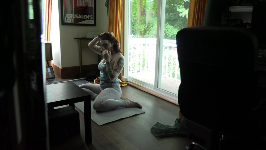 Bettie Bondage - Mom's Quarantine Yoga