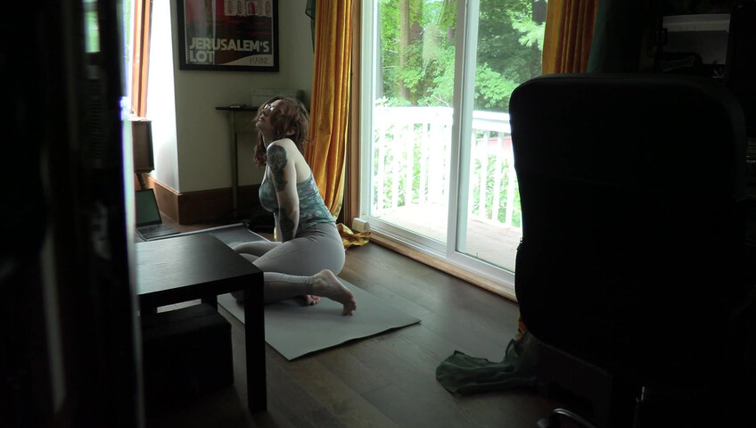 Bettie Bondage - Mom's Quarantine Yoga