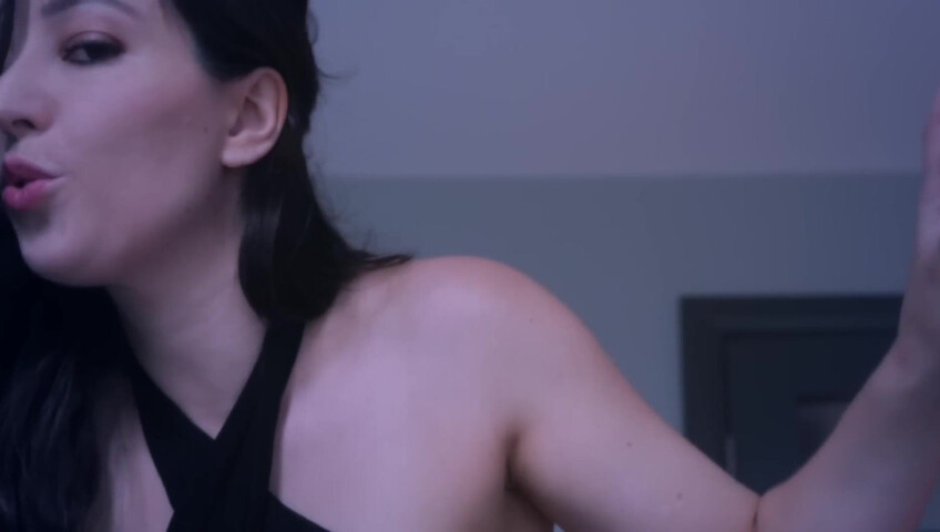La tua ragazza ti fa un ASMR delicato