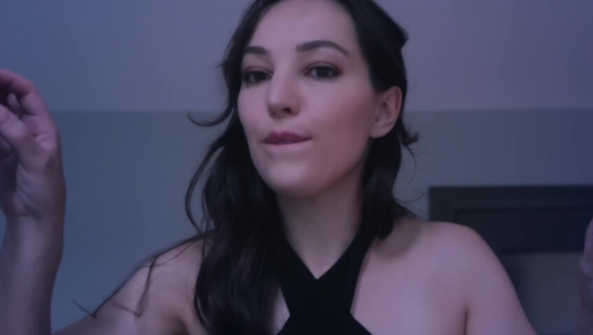 La tua ragazza ti fa un ASMR delicato