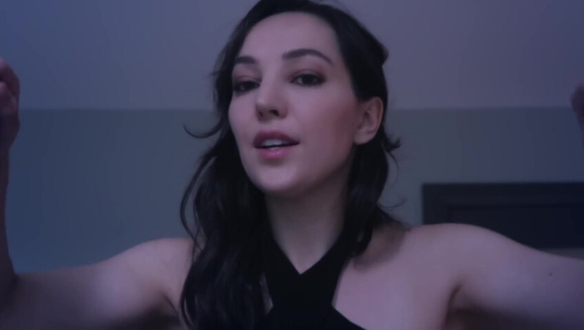 La tua ragazza ti fa un ASMR delicato