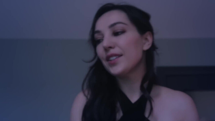 La tua ragazza ti fa un ASMR delicato