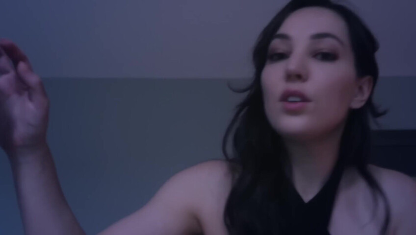 La tua ragazza ti fa un ASMR delicato