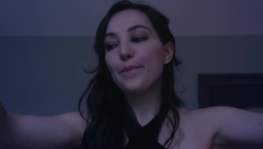 La tua ragazza ti fa un ASMR delicato