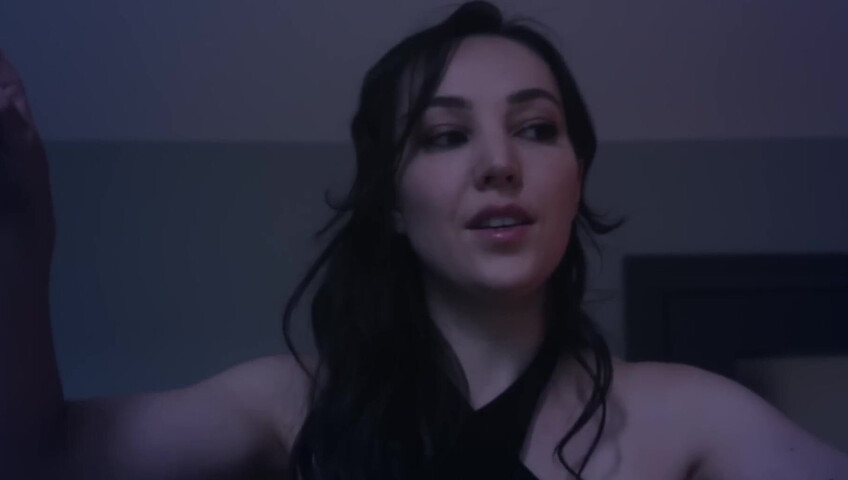 La tua ragazza ti fa un ASMR delicato