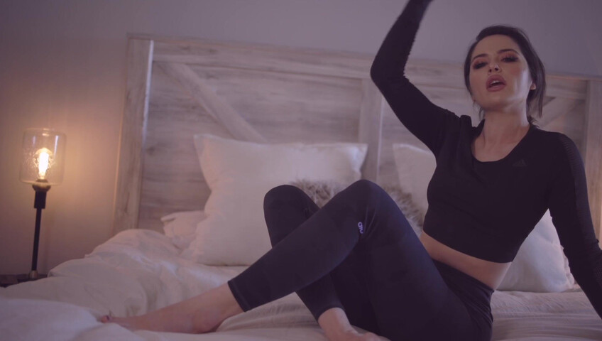 Goddess Alessa - Eat it for StepMommy