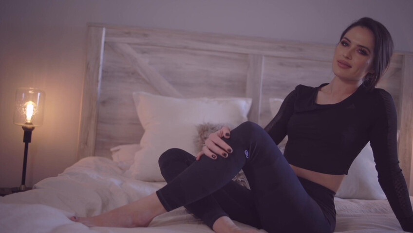 Goddess Alessa - Eat it for StepMommy