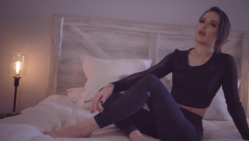 Goddess Alessa - Eat it for StepMommy