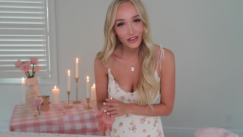 Gwen Gwiz - ASMR - Oil Massage and BJ