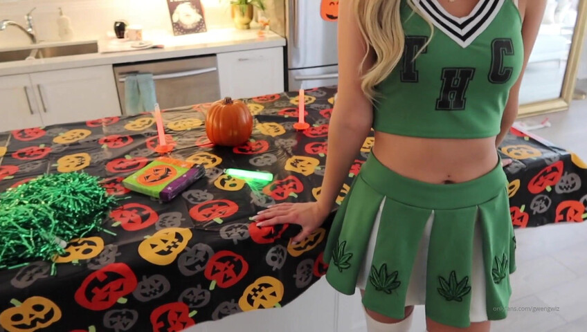 Gwen Gwiz - Girl Next Door Episode 3 - Halloween Edition