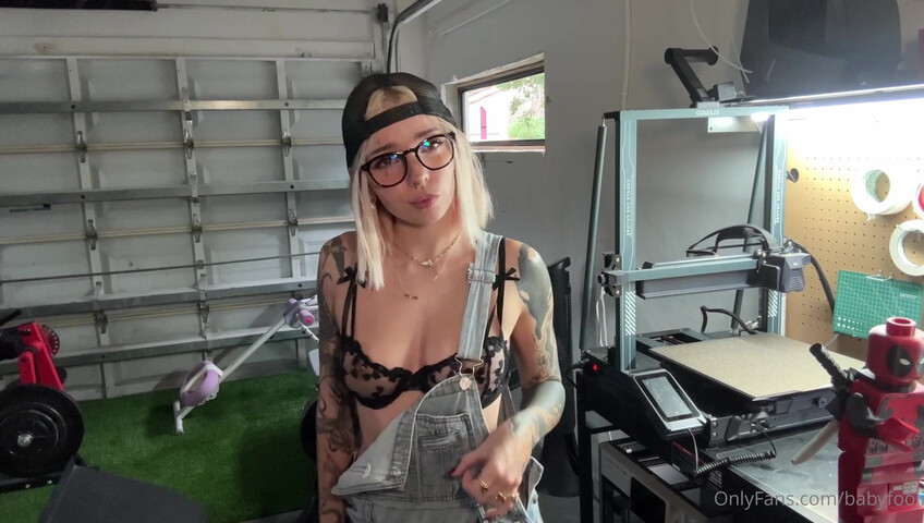 BabyFooji - Handygirl