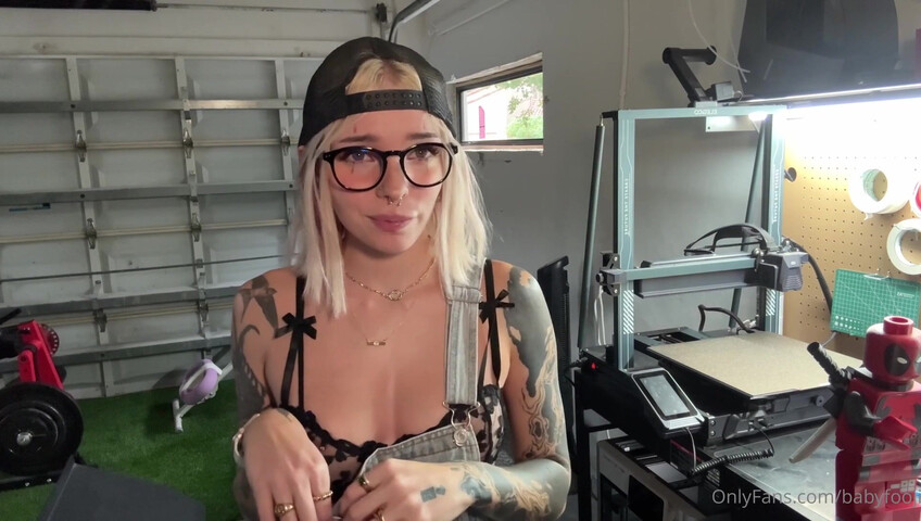 BabyFooji - Handygirl