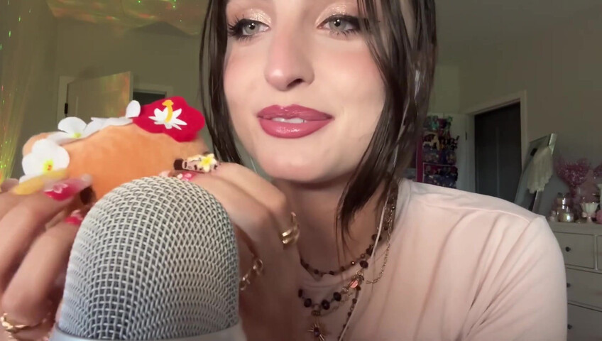 Beebee ASMR - XL Nail Tapping, Scratching, w⧸ Random Objects, Upclose Whisperi