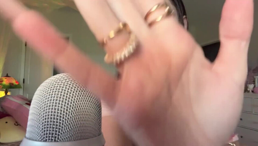Beebee ASMR - XL Nail Tapping, Scratching, w⧸ Random Objects, Upclose Whisperi