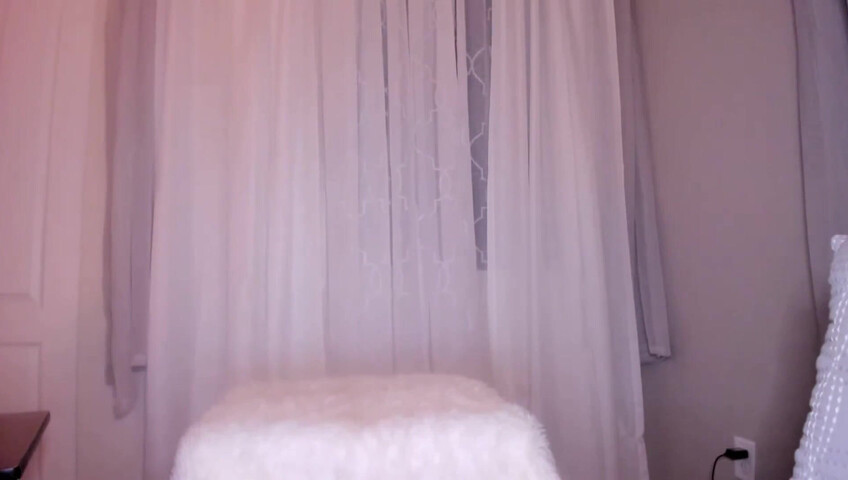 Bella Brookz - Close Up Masturbation