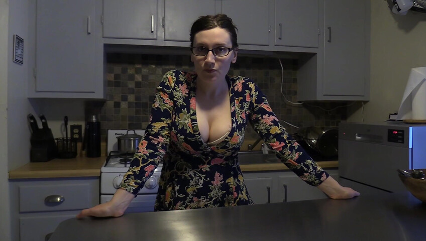 Bettie Bondage - A Hard Lesson With Mommy