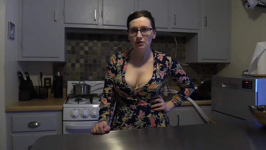 Bettie Bondage - A Hard Lesson With Mommy