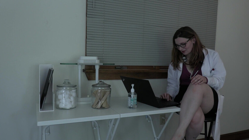 Bettie Bondage - Doctor Loves Your Big Dick
