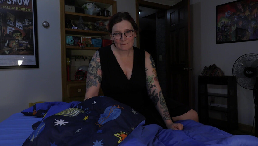 Bettie Bondage - Mom's Truth About the School Trip