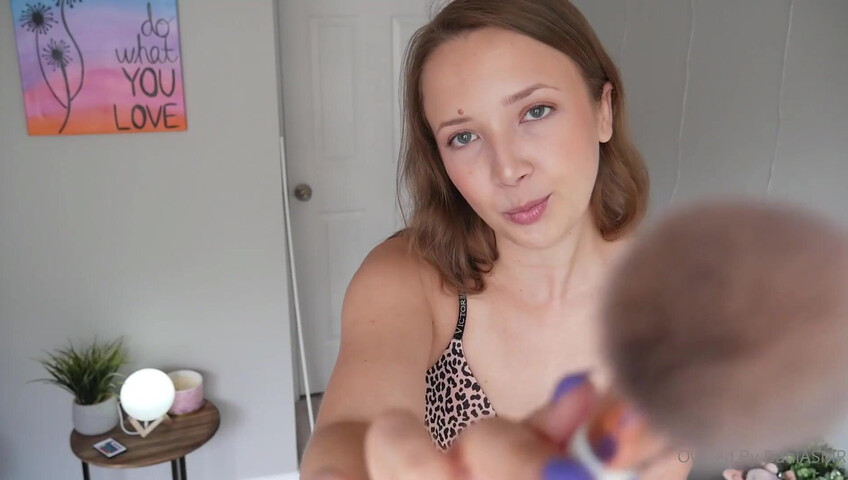 Dani ASMR – vs. Lingerie-Trigger
