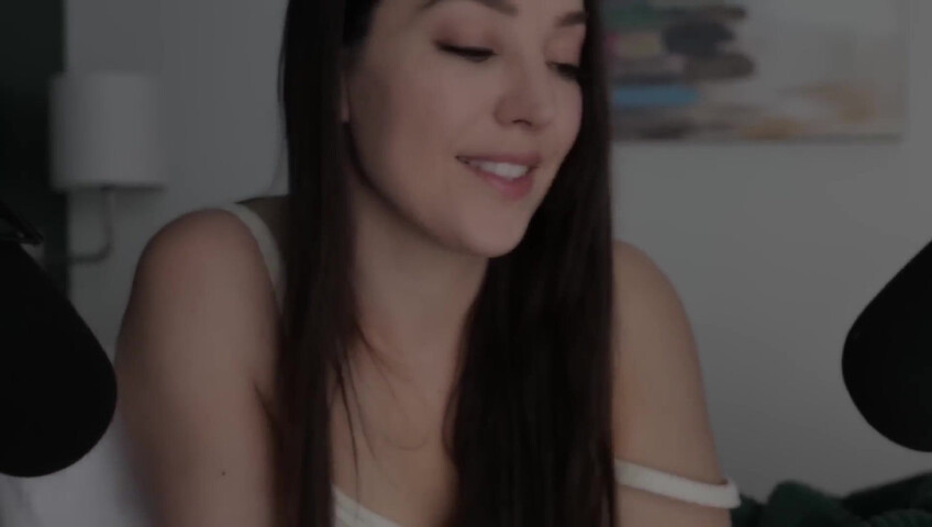 [ASMR] GIRLFRIEND DOESN'T LET YOU GO TO WORK