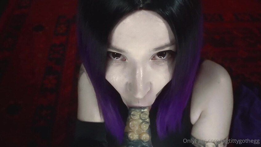 Bigtittygothegg - cosplay da corvo
