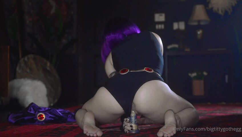 Bigtittygothegg - cosplay da corvo