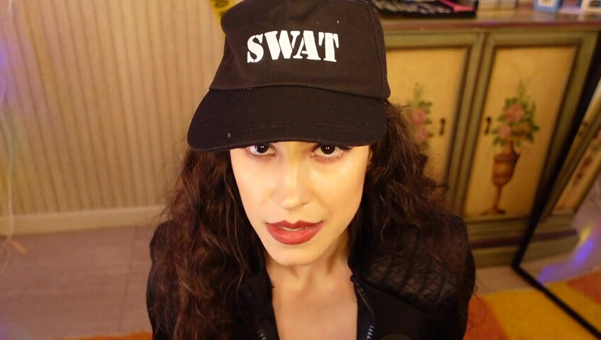 Irma la dolce ASMR - Swat Domme, parte 2