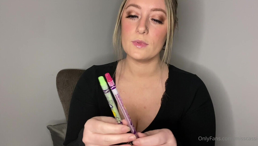 Miss Cassi ASMR - Non farti distrarre ASMR