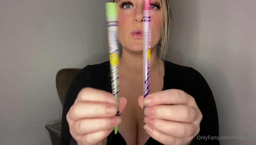 Miss Cassi ASMR - Non farti distrarre ASMR