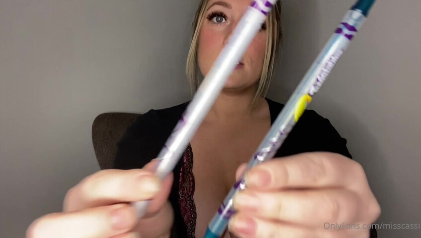 Miss Cassi ASMR - Non farti distrarre ASMR