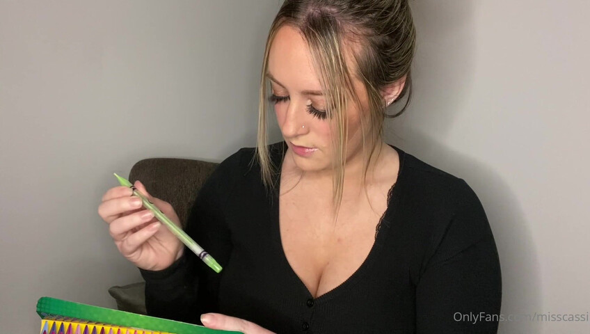 Miss Cassi ASMR - Non farti distrarre ASMR