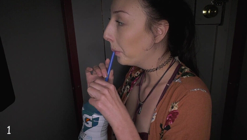 Połykanie w gloryhole – pierwsza wizyta Daphne