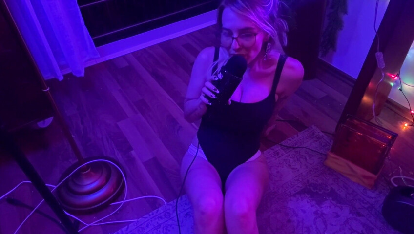 Soph Stardust ASMR - Triggers & Body Tapping On My Knees