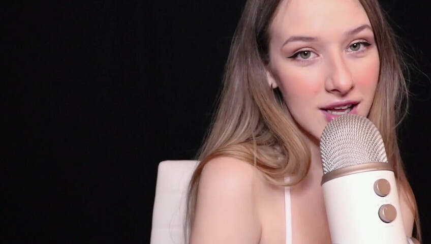Diddly ASMR - 25 Aug 2025 - Titty Tapping in a Micro Bikin